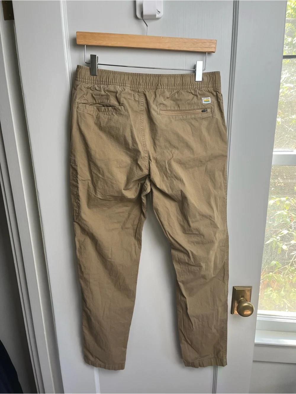 Vuori Ripstop Climber Pants Men Sz M Beige Drawstring Stretch Modern Athleisure